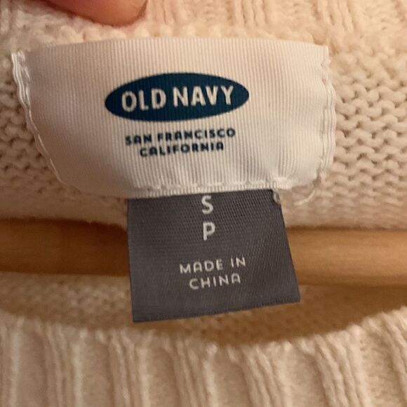 Old Navy Cream Striped Crew-Neck Sweater for Women - Picture 8 of 8